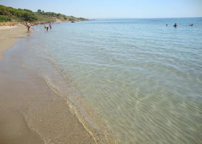 Sea Front Apartment 5 Beds With Balcony 250 Meters From the Beach