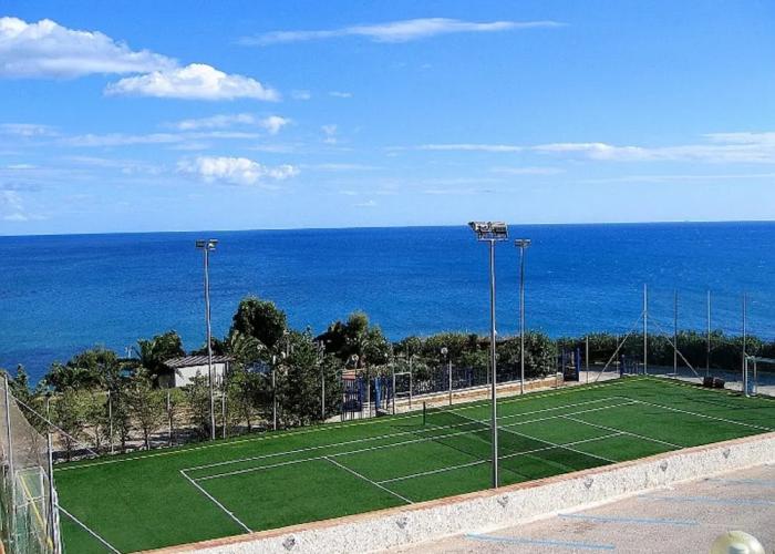 Sea Front Apartment 5 Beds With Balcony 250 Meters From the Beach