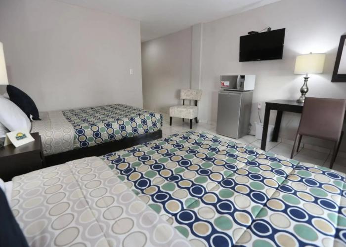 Boca Inn Hotel & Suites