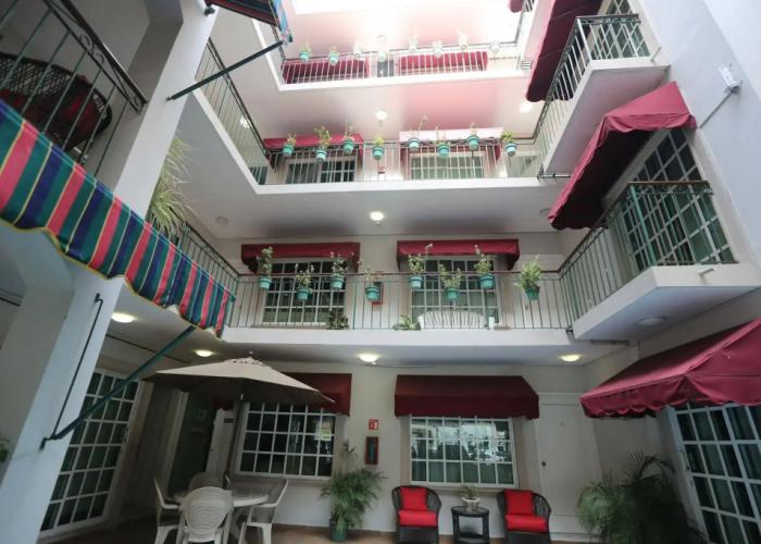 Boca Inn Hotel & Suites