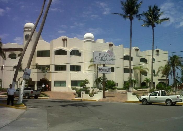 Hotel Playa Caracol
