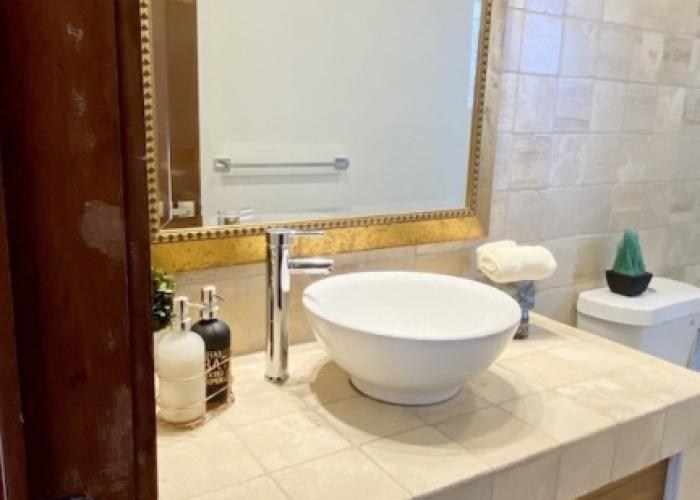 Large Ajijic 2 Bedroom Retreat With Modern Amenities & Centrally Located