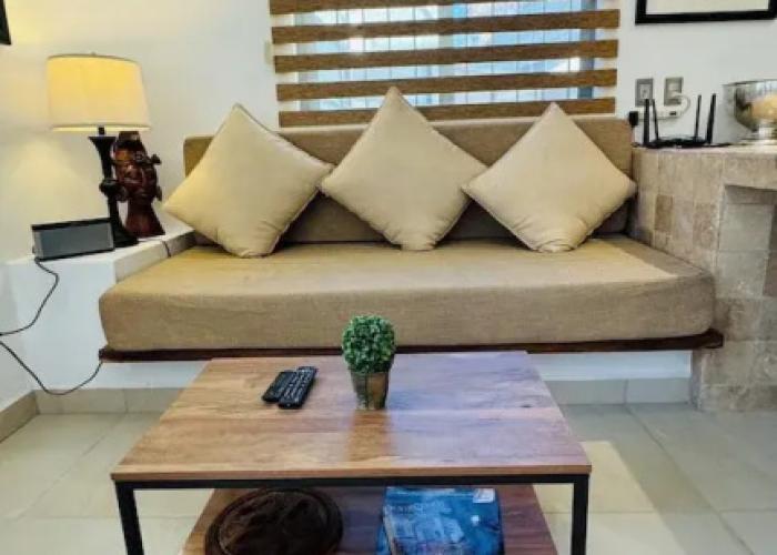 Beautifully Renovated 1 Bed Guest House - Walk to Everything - Roof Top Patio