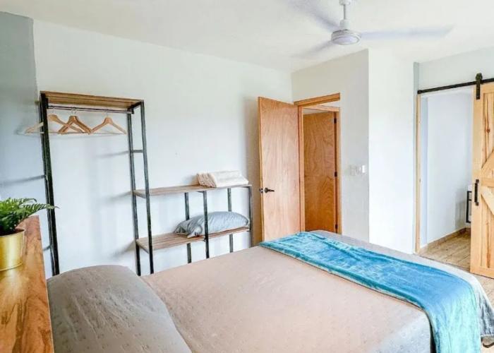New Comfortable Retreat. Pool & BBQ