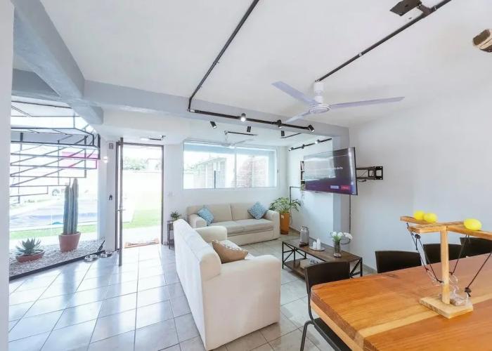 New Comfortable Retreat. Pool & BBQ