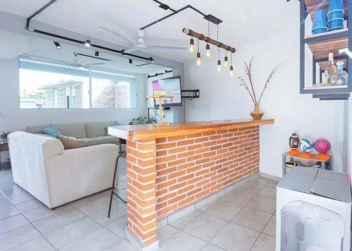 New Comfortable Retreat. Pool & BBQ
