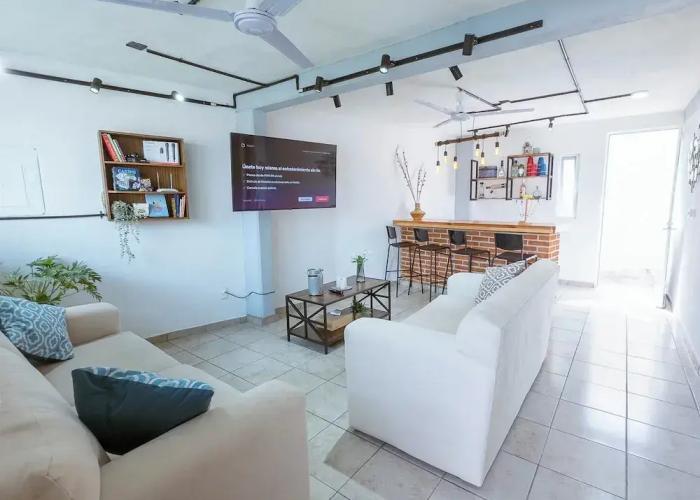 New Comfortable Retreat. Pool & BBQ