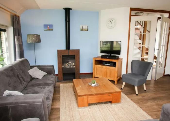 Restyled Country House With Dishwasher, on Texel Near the Sea