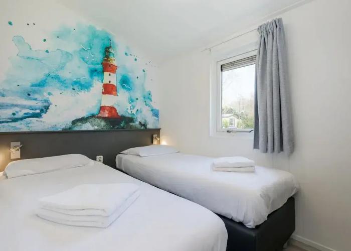 Restyled Chalet With Dishwasher, Near the Sea, on Texel