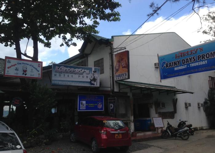 Harleys Pub and Hotel