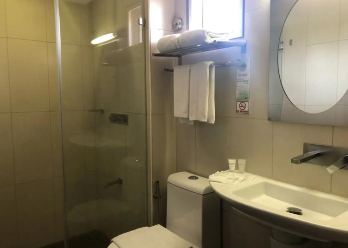 Court Meridian Hotel and Suites
