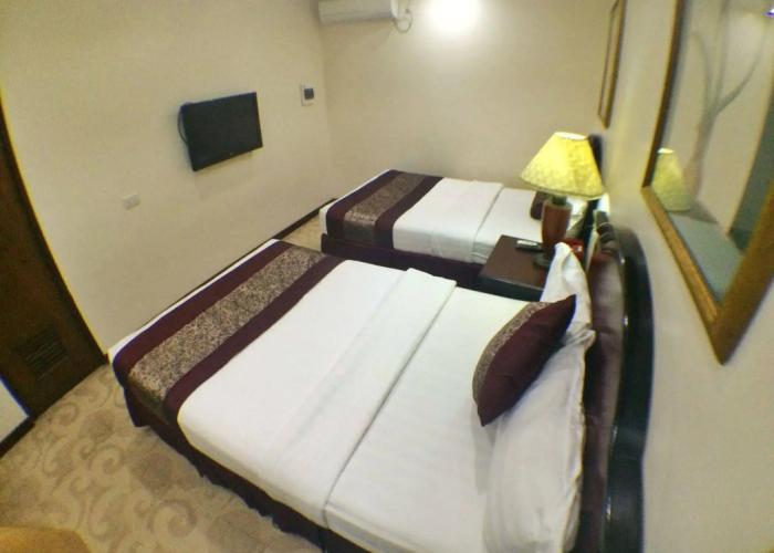 Cindy Kelly Hotel