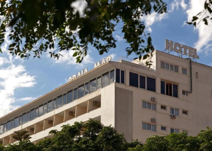 Carcavelos Beach Hotel