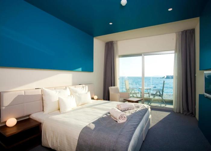 Carcavelos Beach Hotel