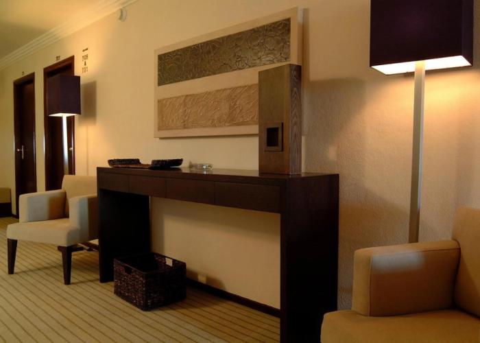Carcavelos Beach Hotel
