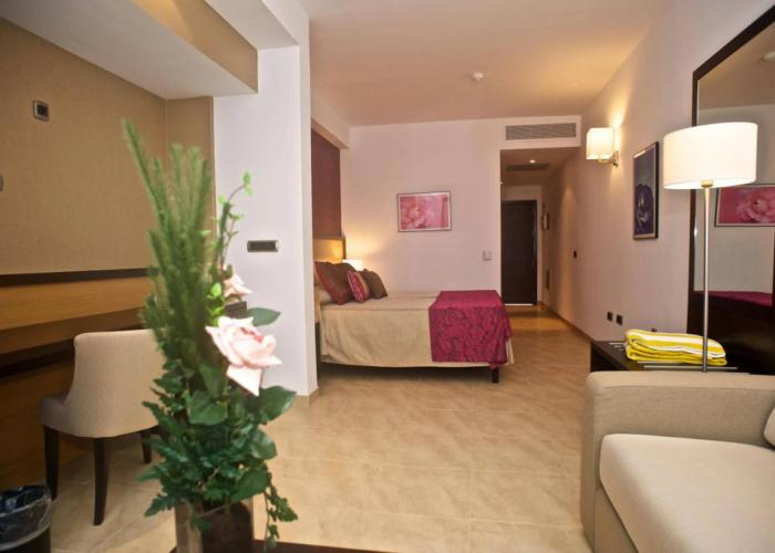 Occidental Roca Negra – Adults Only