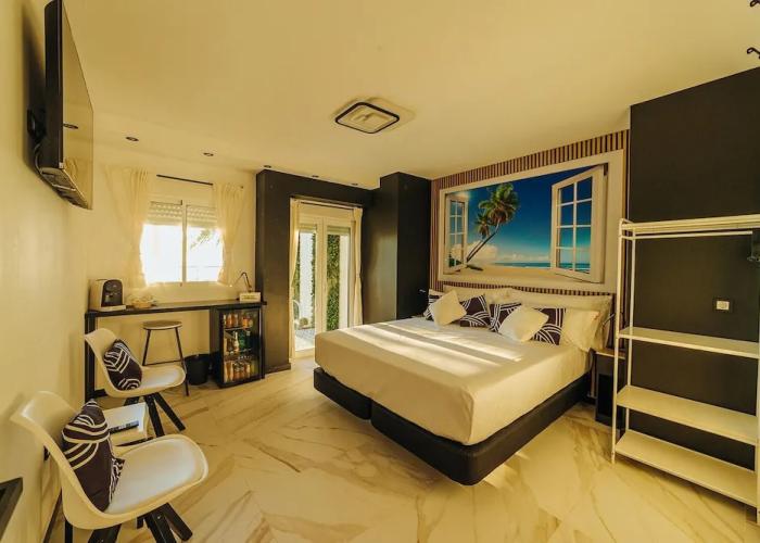 Hostal Luxury Nit I Dia