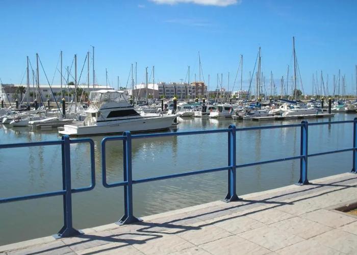 Apartamentos Playamarina
