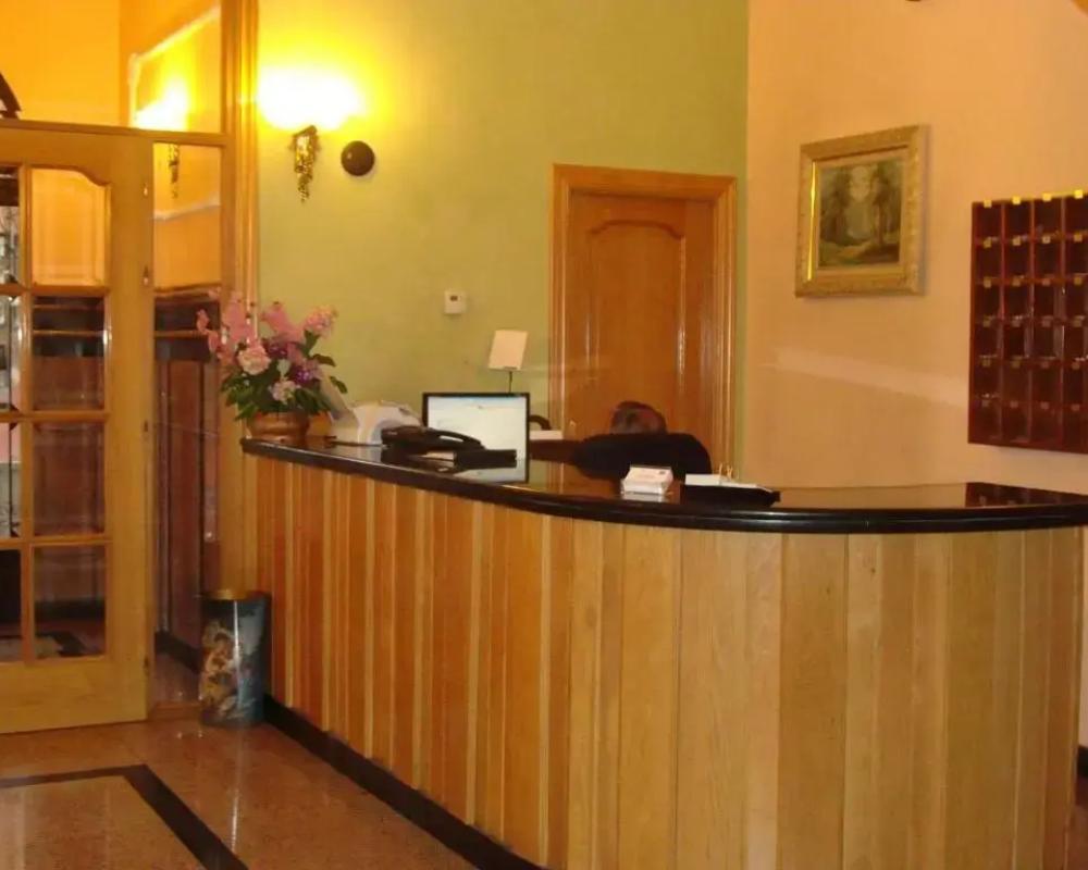 фото Hostal Universal