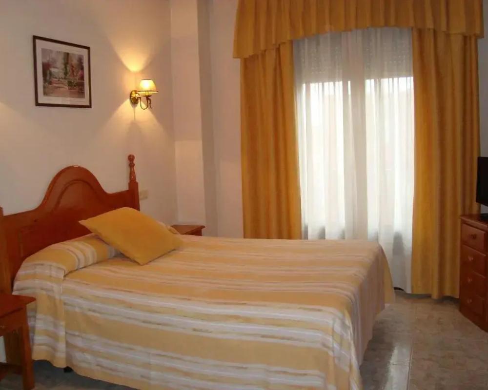 фото Hostal Universal