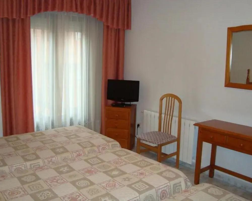фото Hostal Universal
