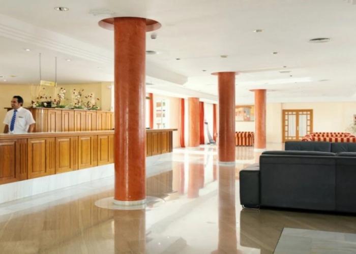 Aparthotel Tropicana