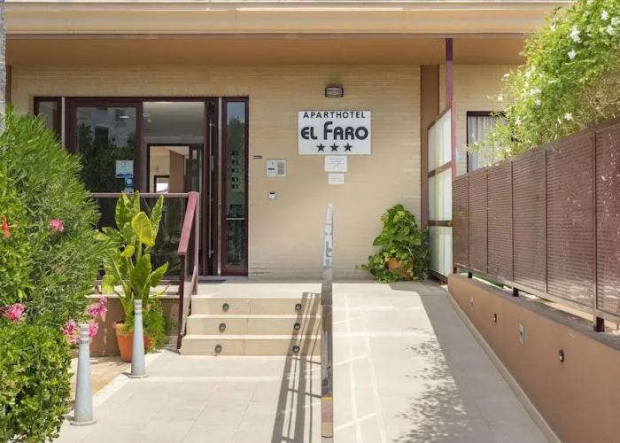 Aparthotel El Faro