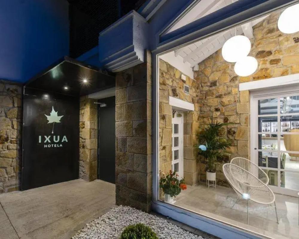 Ixua Hotela