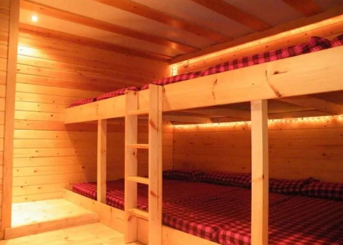 Hostal Xalet Refugi Pere Carné - Hostel