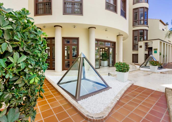 Klayman Olivina Aparthotel