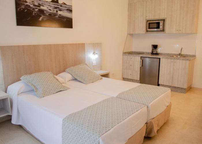 Klayman Olivina Aparthotel