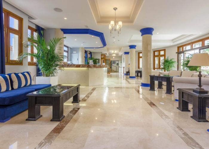 Klayman Olivina Aparthotel