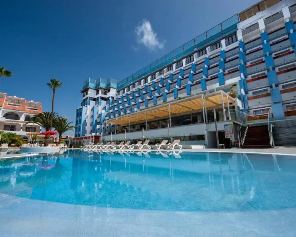 Paradise Park Fun Lifestyle Hotel