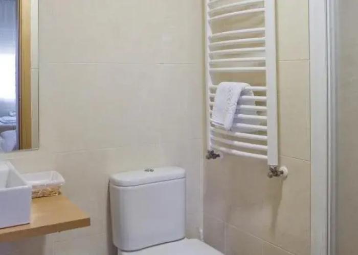 Amolls Restaurant i Habitacions ® - Mejor Precio Garantizado - BookingADN.com