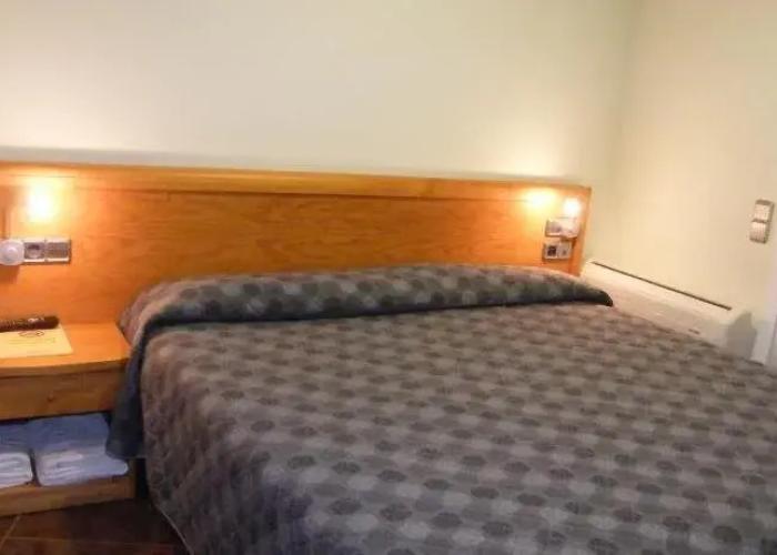 Amolls Restaurant i Habitacions ® - Mejor Precio Garantizado - BookingADN.com