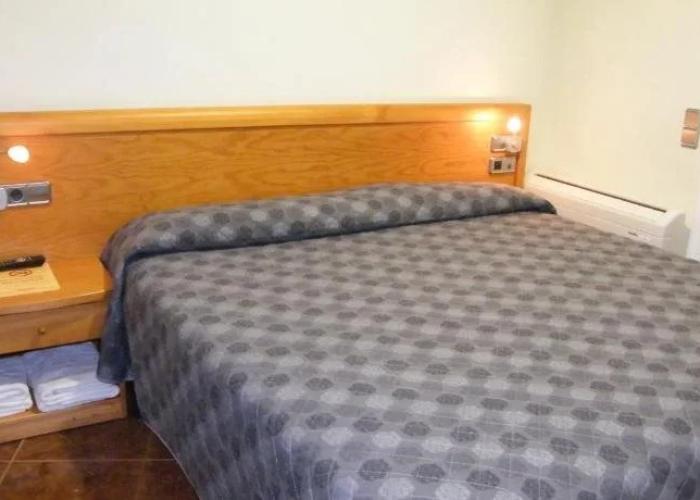 Amolls Restaurant i Habitacions ® - Mejor Precio Garantizado - BookingADN.com