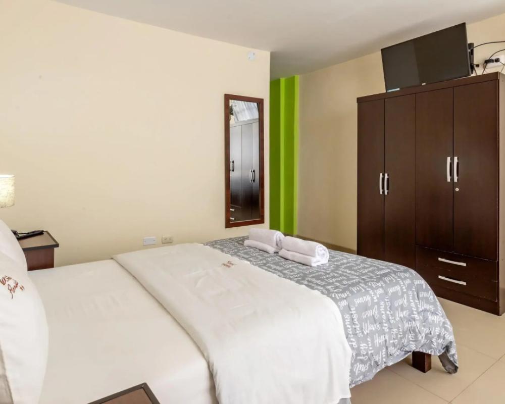 фото Hostal Florida