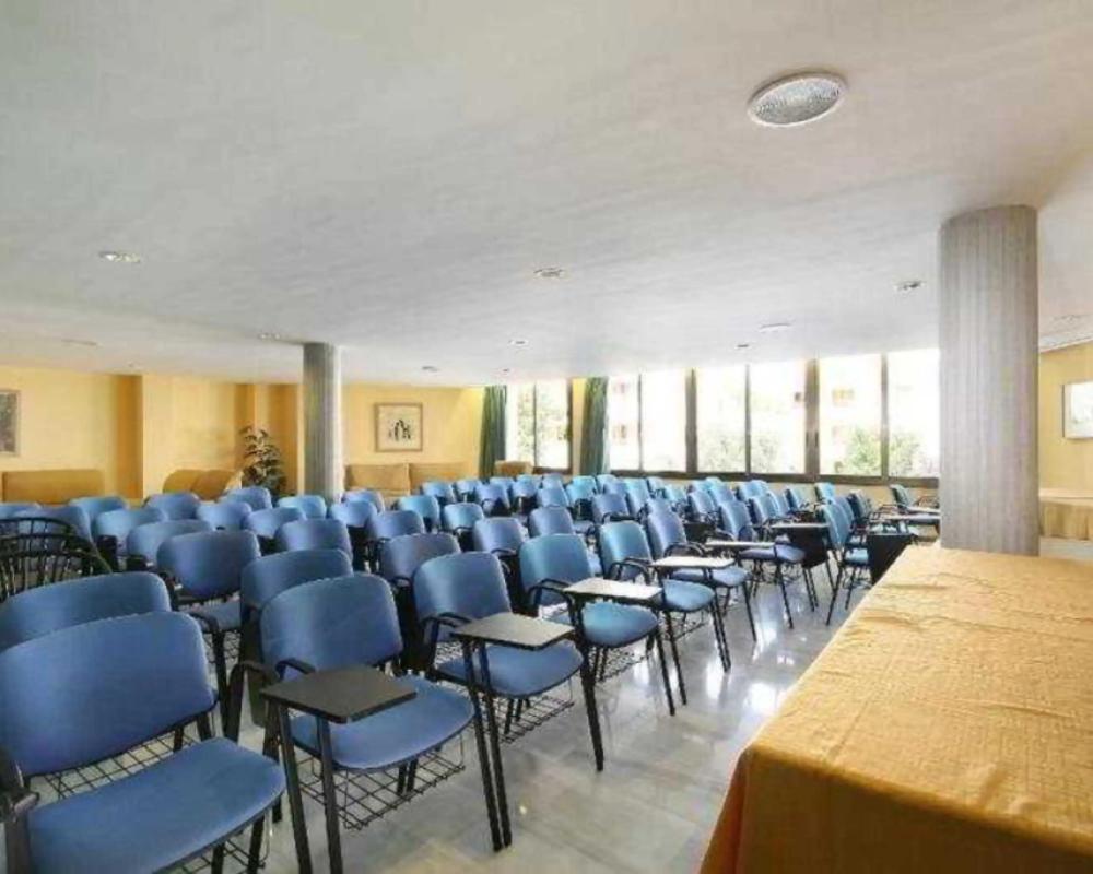 фото Aparthotel Flora