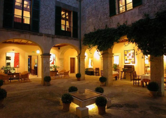 Hotel Llenaire
