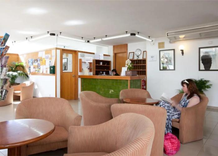 Cabot Hobby Club Apartments