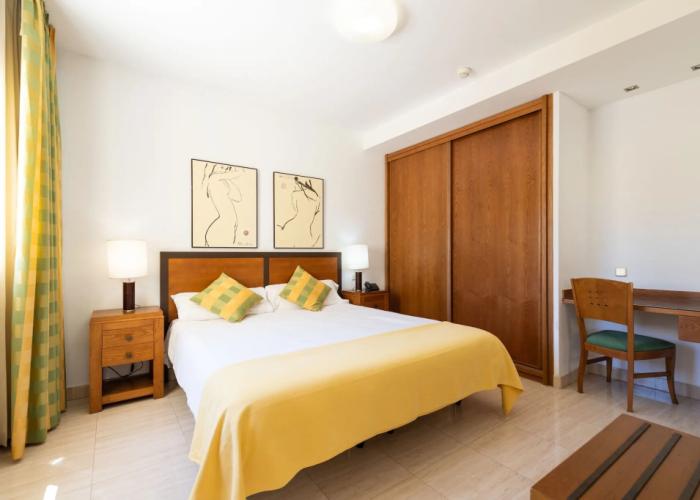 Holiday Club Sol Amadores Hotel
