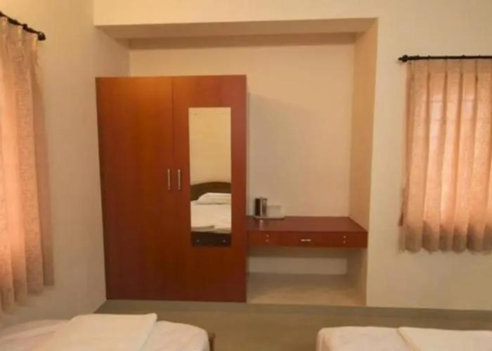 ThulasiRams Service Apartments