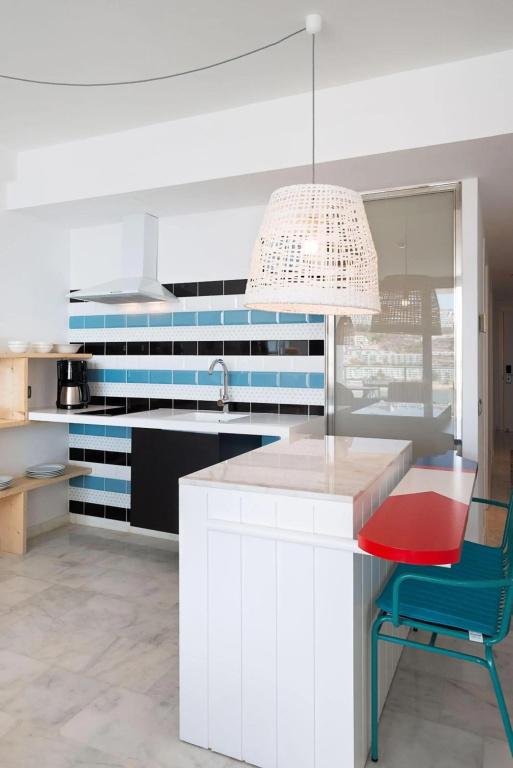 фото Marina Suites