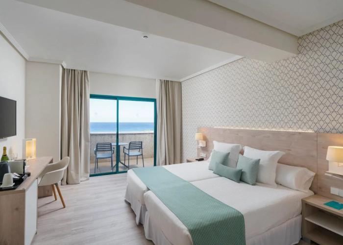 AluaSun Far Menorca Hotel