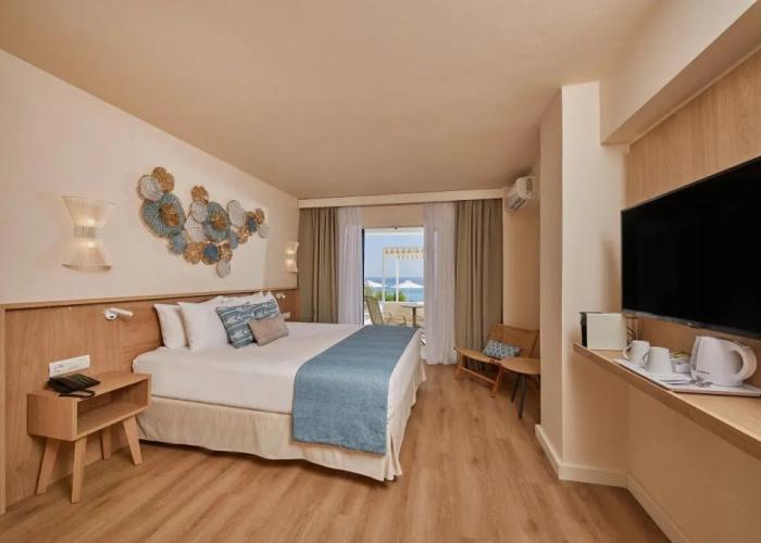 AluaSun Far Menorca Hotel
