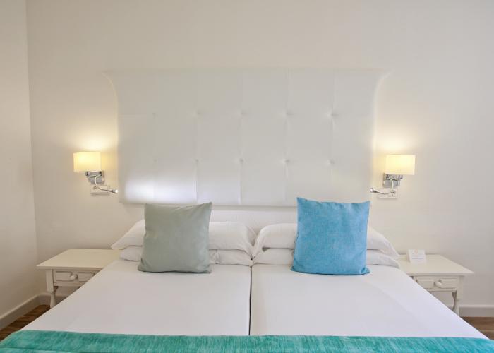 FERGUS Style Cala Blanca Suites