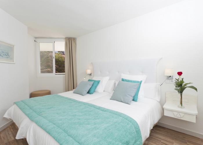 FERGUS Style Cala Blanca Suites