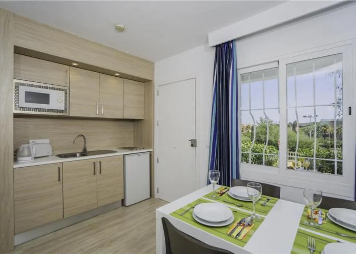 Aparthotel Holiday Center Santa Ponsa
