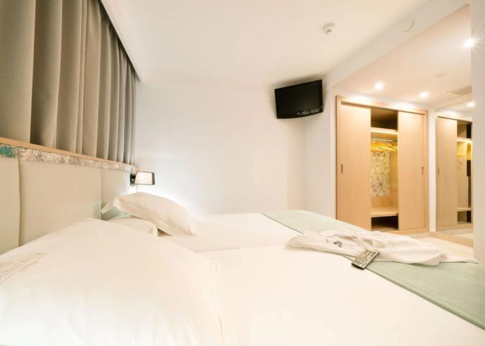Plus Fariones Suite Hotel