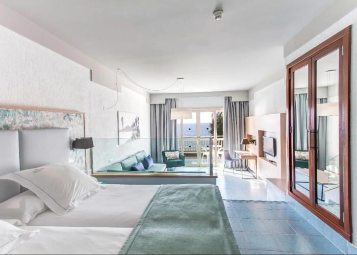 Plus Fariones Suite Hotel